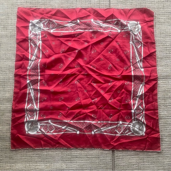 Gucci Silk Vintage Scarf - Picture 8 of 13